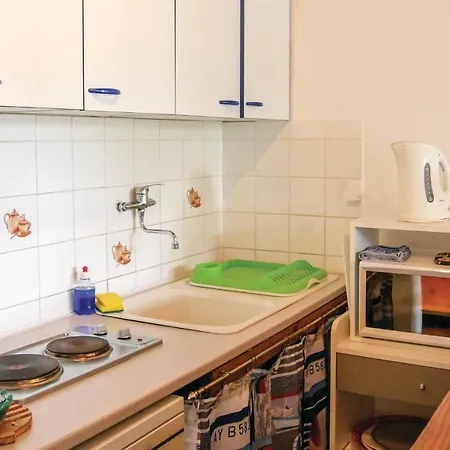 2 Bedroom Amazing In Sur Mer *